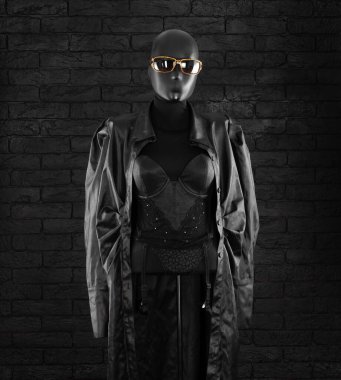 fetiş seksi siyah kıyafetler ve aksesuarlar