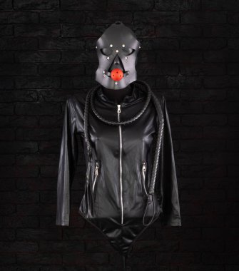 fetiş seksi siyah kıyafetler ve aksesuarlar