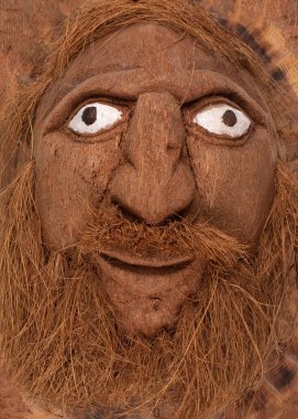  Afrika ahşap kafası beyaz arka planda izole