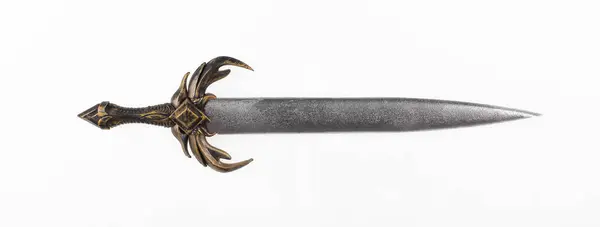  Ortaçağ sahte kılıcı beyaz arka planda izole edilmiş.