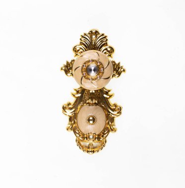 Altın Kapı kolu üzerinde izole beyaz arka plan