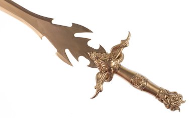 Altın süslemeli kılıç beyaz arkaplanda izole