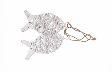 Dekoratif beyaz ahşap balık beyaz arka planda izole