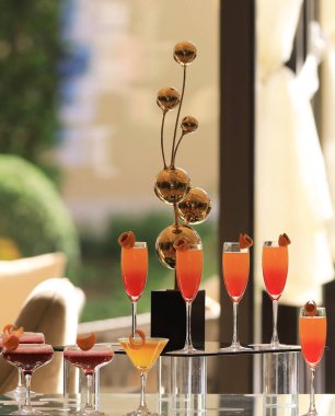 Alkollü ve alkolsüz kokteyller.