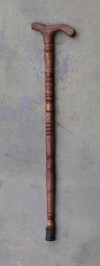 Tahta baston, düğmesi izole.