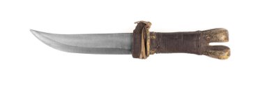 Beyaz arkaplanda izole edilmiş kemik kabzalı kılıç