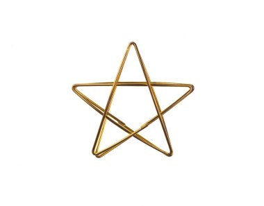 Cadılar Bayramı madalyonu beyaz arka planda izole edilmiş.