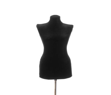 Siyah arkaplanda izole giysiler için siyah boş manken