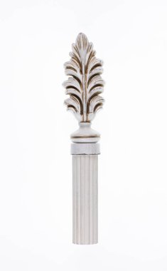 Ortaçağ sihirli değneği beyaz arka planda izole edilmiş.