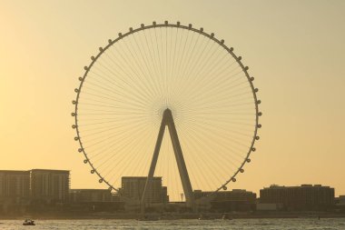 Birleşik Arap Emirlikleri, Dubai, 18 Kasım 2024: Dubai 'de kamaralı dönme dolap