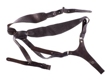 Beyaz arka planda izole edilmiş silah kılıfı için deri kemer.