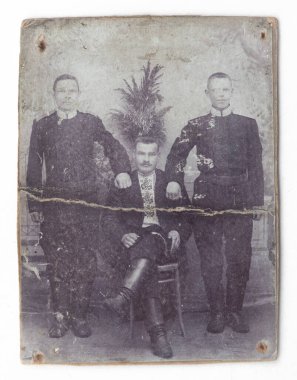 Kazakistan, Almaty, 02.02.2025: Rus İmparatorluk Ordusu Subaylarının antik fotoğrafı