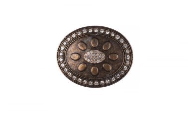 Beyaz arkaplanda izole edilmiş bronz klasik broş