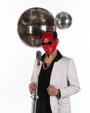 Diskodaki canavar DJ.