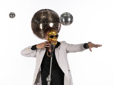 Diskodaki canavar DJ.
