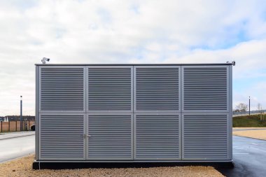 Almanya, Zusmarshausen 26.11.2022; Sortimo İnovasyon Parkı 'ndaki Çin otomobil markası NIO' nun tam otomatik akü değiştirme istasyonu.