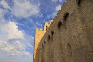 Fransa 'daki Notre-Dame-de-la-Mer Kilisesi' nin asırlık Roma mabedi Les saintes maries de la mer