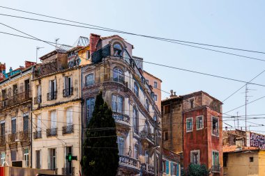 Montpellier, Fransa 'da sanatsal perspektif boyalı ev cepheleri, 30.05.2023