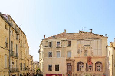 Montpellier, Fransa 'da sanatsal perspektif boyalı ev cepheleri, 30.05.2023