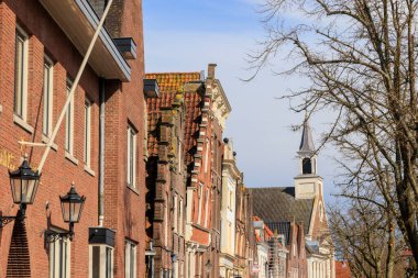 Hollanda 'nın Edam kasabasında, 1726 tarihli bir tuğla evin sonu 27 Mart 2024