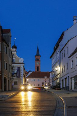 Akşam Friedberger Berg 'den Marienplatz' a kadar arka planda Jakobus major, Almanya, Friedberg, 7.9.2024