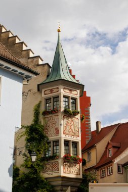 Meersburg 'un eski şehir merkezinde tarihi evler Almanya, Meersburg, Constance Gölü, 27.9.2024