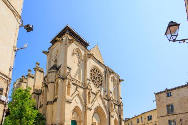Montpellier, Fransa 'daki Saint-Roch de Montpellier Kilisesi' nin ana kapısı 