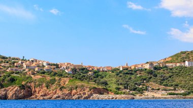 Cargse köyü ve kıyı şeridi, Fransa, Korsika, Cargse, 19 Haziran 2025