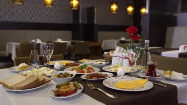 丰富美味的土耳其早餐 — 图库视频影像