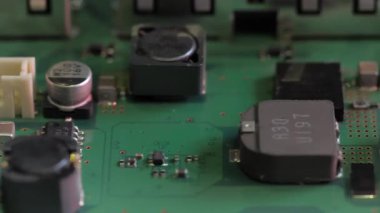 Makro bazı mikroçiplerin yakın çekim görüntüleri, eski bir bilgisayarın transistörleri.. 