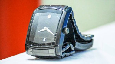 Erkeklerin HD 'si için lüks Siyah Saat