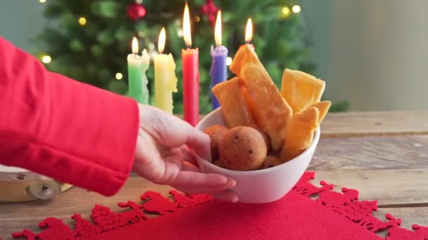 Comida Típica Navidad Colombia Natillas Buñuelos Decoración Navidad Con Velas — Vídeos de Stock