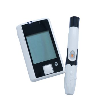 Sağlık kontrolü için hijyenik ekipman. Glukometre arkaplandan izole edildi.