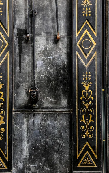 Old Wooden Door Golden Painted Details Lisbon Portugal — Stock Photo, Image