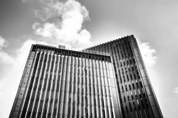 Edificio Moderno Blanco Negro Lisboa —  Fotos de Stock