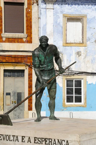 Alcochete Lisboa Portugal Octubre 2022 Gran Estatua Bronce Salineiro Trabajador —  Fotos de Stock