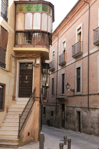 Toledo Spanien April 2018 Enge Straßen Und Historische Häuserfassaden Der — Stockfoto