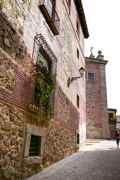 Rua Estreita Fachadas Antigas Cidade Velha Toledo — Fotografia de Stock