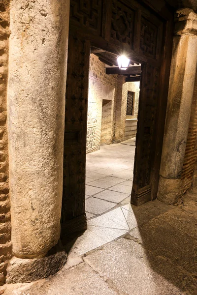 Smalle Straat Gevels Nachts Van Oude Stad Toledo Spanje — Stockfoto