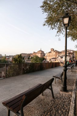 Toledo, İspanya - 6 Ekim 2022 Eski Toledo kasabasında San Cristobal yürüyüşü üzerinde yer alan bakış açısı