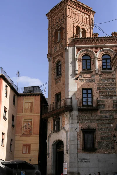 Toledo Hiszpania Października 2022 Wąskie Uliczki Historyczne Fasady Starym Mieście — Zdjęcie stockowe