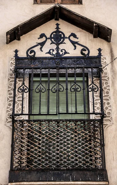 Красивая Кованая Металлическая Решетка Окне Толедо — стоковое фото