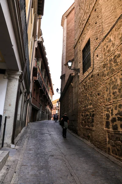 Toledo Espanha Outubro 2022 Ruas Estreitas Fachadas Históricas Cidade Velha — Fotografia de Stock