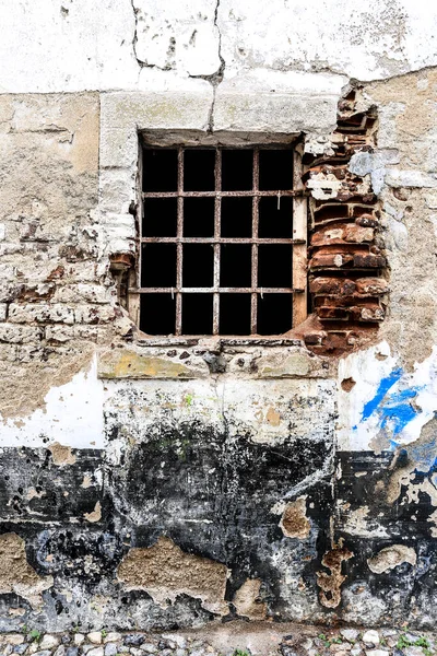 Fenêtre Cassée Endommagée Dans Une Vieille Maison Portugal — Photo