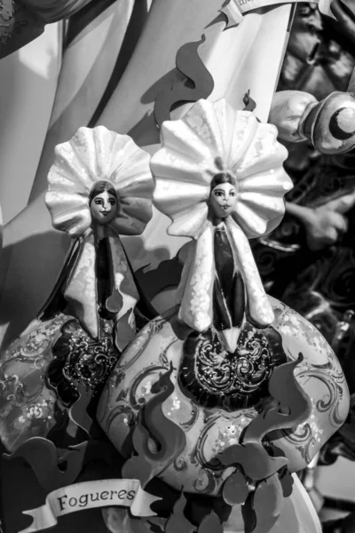 stock image Alicante, Spain- May 16, 2023: Vintage cardboard figurines of fallera women in traditional costumes exhibited in The Hogueras Museum of Alicante