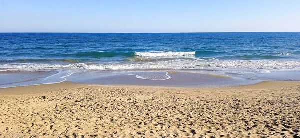 Vlny Kreslí Geometrické Tvary Břehu Pláži Španělsku — Stock fotografie
