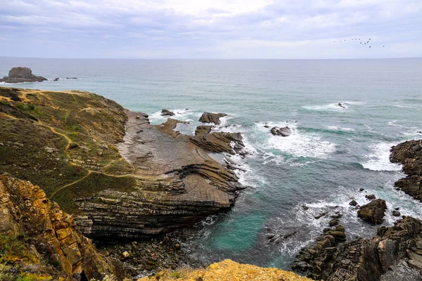 Klippen Mit Schönen Felsen Und Der Mutige Atlantische Ozean Der — Stockfoto