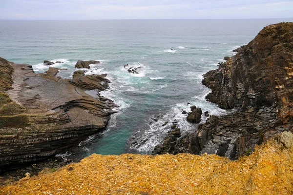 Falésias Com Belas Rochas Corajoso Oceano Atlântico Costa Zambujeira Mar — Fotografia de Stock