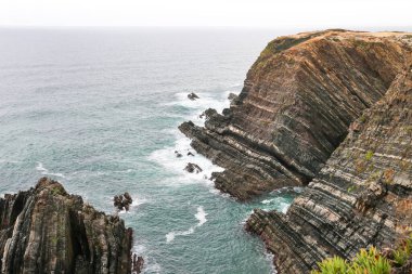 Cabo Sardao burnu, güzel uçurumları ve Portekiz 'deki Cesur Atlantik Okyanusu.