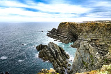 Cabo Sardao burnu, güzel uçurumları ve Portekiz 'deki Cesur Atlantik Okyanusu.